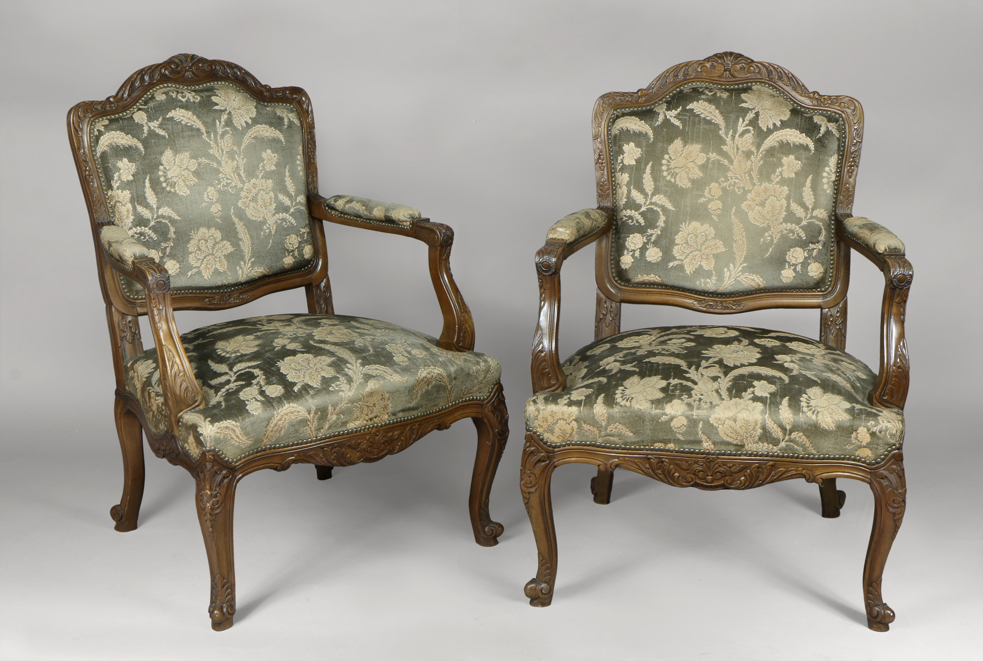  PAR DE SILLONES FRANCESES ESTILO REGENCE. 