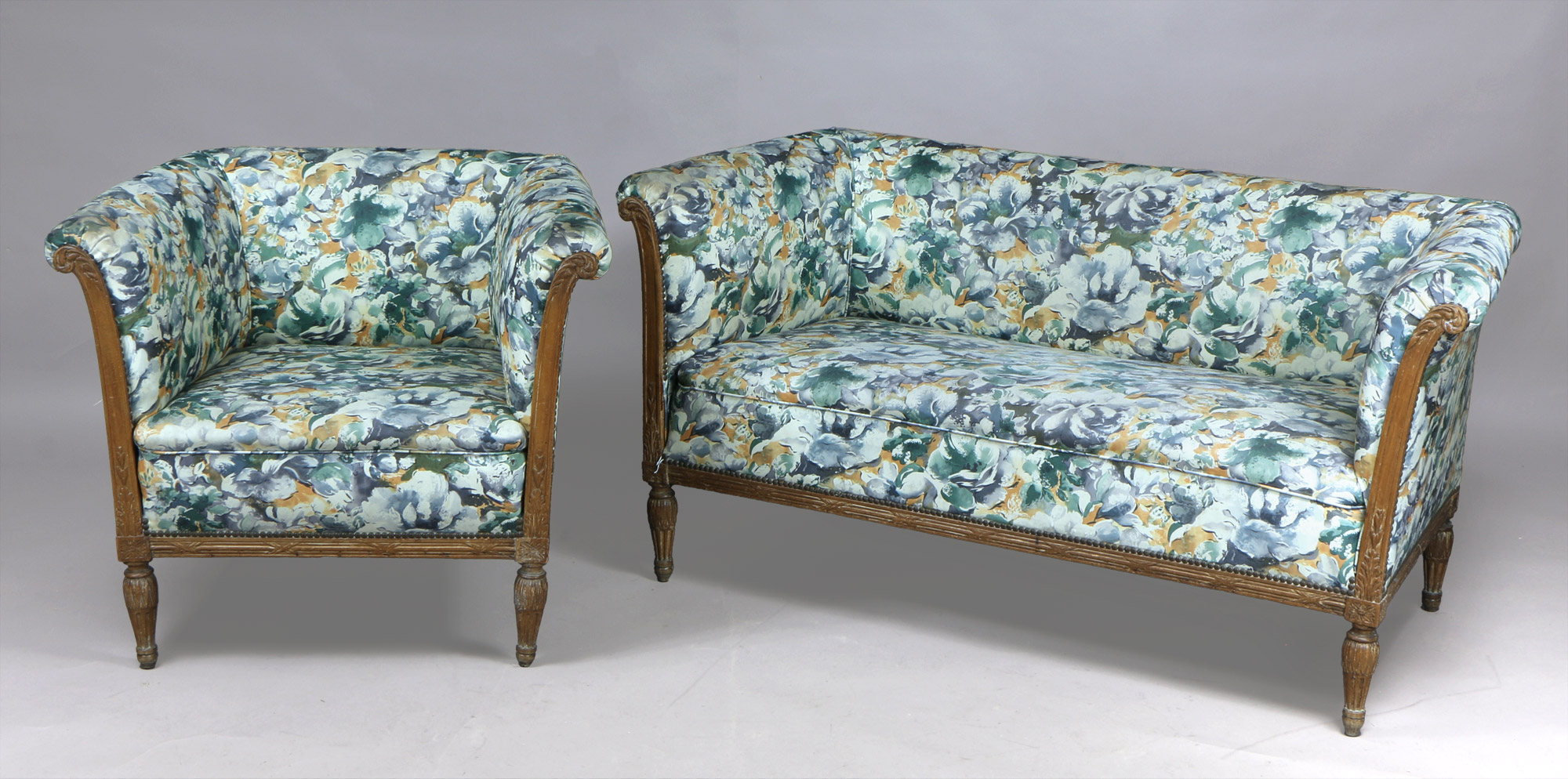 PEQUEÑO SOFA Y SILLON DE ESTILO FRANCES LUIS XVI. PEQUEÑO SOFA Y SILLON DE ESTILO FRANCES LUIS XVI.