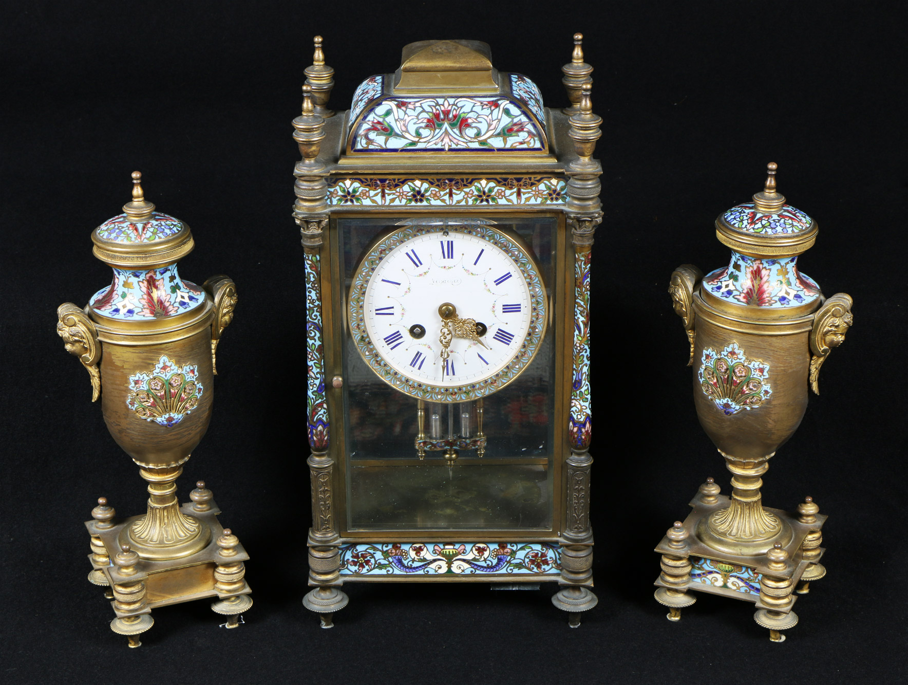  GARNITURE FRANCESA DE BRONCE Y ESMALTE. 