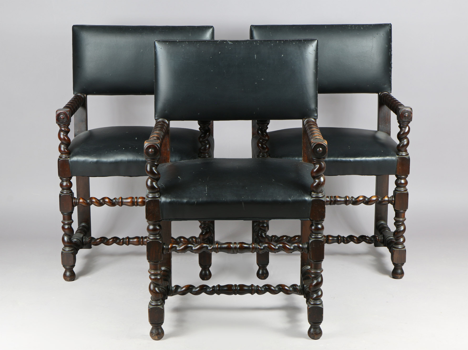 ONCE SILLONES DE ESTILO FRANCES LUIS XIII. ONCE SILLONES DE ESTILO FRANCES LUIS XIII.