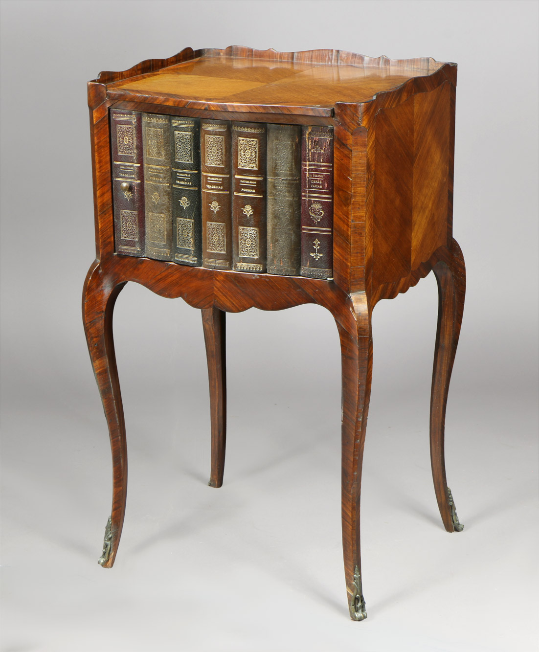 PEQUEÑA MESA FRANCESA DE ESTILO LUIS XV. PEQUEÑA MESA FRANCESA DE ESTILO LUIS XV.