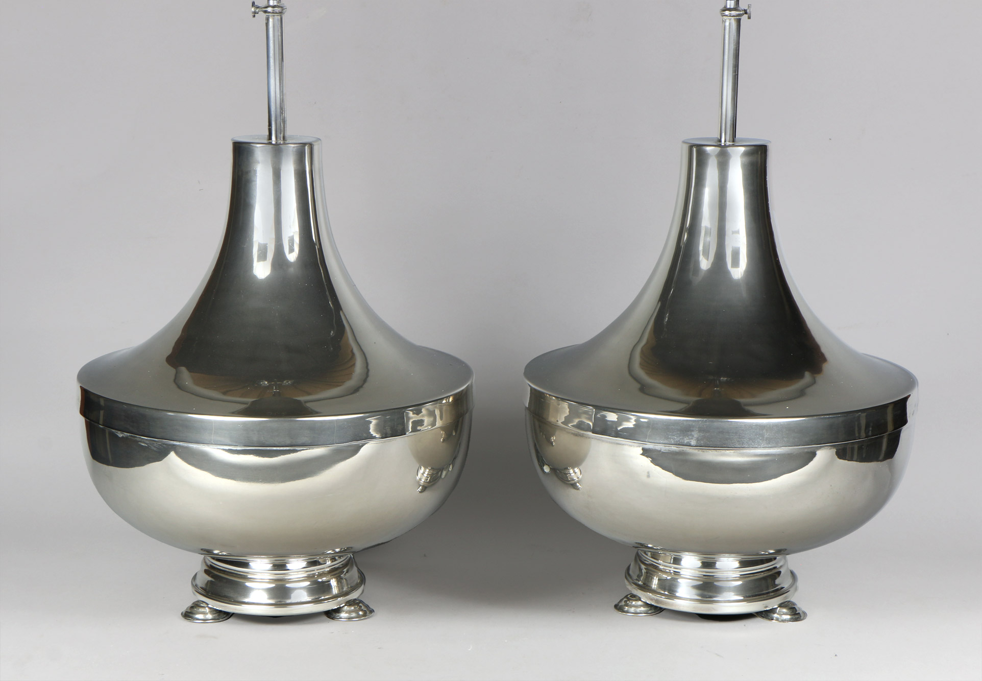 PAR DE LAMPARAS ITALIANAS DE DISEÑO. PAR DE LAMPARAS ITALIANAS DE DISEÑO.