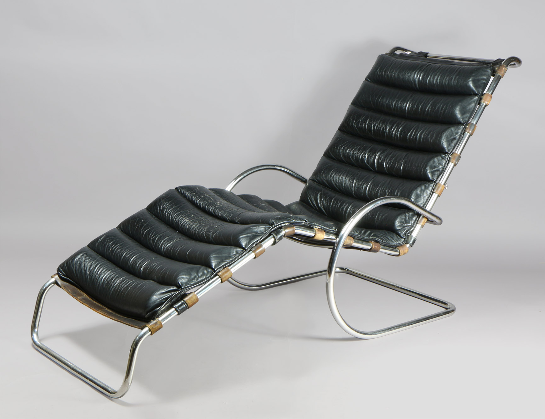 CHAISE LONGUE ITALIANO DISEÑO DE MIES VAN DER ROHE. CHAISE LONGUE ITALIANO DISEÑO DE MIES VAN DER ROHE.