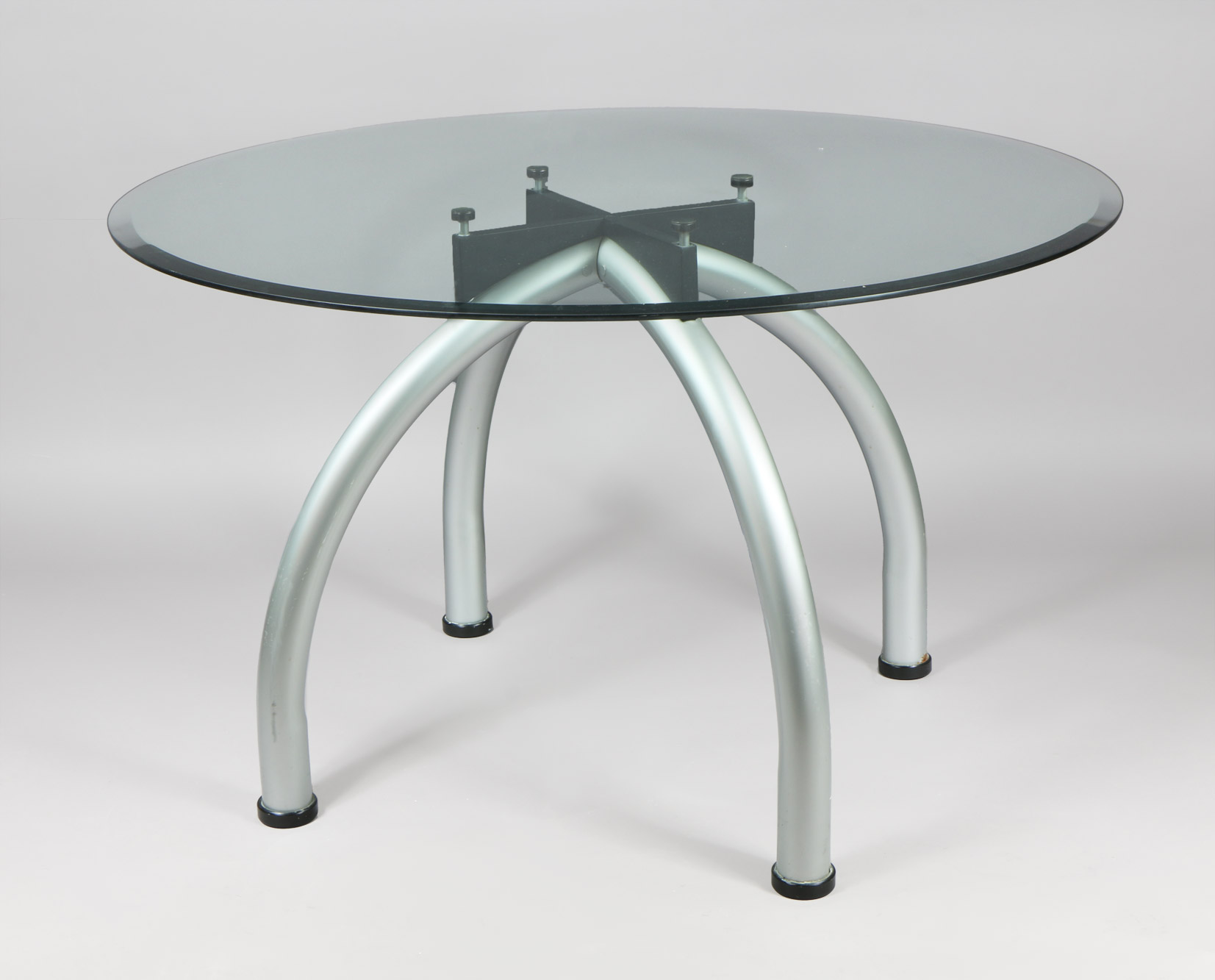  MESA CIRCULAR DE DISEÑO MODERNO PARA CENTRO.  