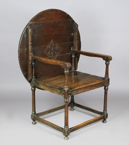 Lote 223: ANTIGUA TABLE CHAIR INGLESA CONVERTIBLE SIGLO XIX.  ANTIGUA TABLE CHAIR INGLESA CONVERTIBLE SIGLO XIX. 