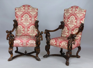 Lote 186: BESAREL, Valentino PAR DE ANTIGUOS SILLONES VENECIANOS DISEÑO DE V. BESAREL. 