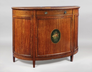 Lote 254: PEQUEÑO APARADOR INGLES ESTILO ADAMS.  PEQUEÑO APARADOR INGLES ESTILO ADAMS. 