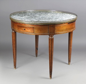 Lote 269: MESA GUERIDON FRANCESA DE ESTILO LUIS XVI.  MESA GUERIDON FRANCESA DE ESTILO LUIS XVI. 