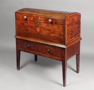 Lote 202: ANTIGUO BLANKET CHEST FEDERAL NORTE AMERICANO. ANTIGUO BLANKET CHEST FEDERAL NORTE AMERICANO. 