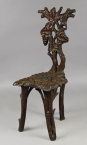 Lote 331: ANTIGUA SILLA ALEMANA CON TALLA DE LA VID. ANTIGUA SILLA ALEMANA CON TALLA DE LA VID.