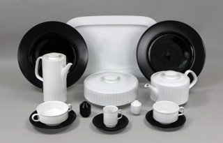 Lote 468: JUEGO DE PORCELANA ALEMANA ROSENTHAL PARA MESA JUEGO DE PORCELANA ALEMANA ROSENTHAL PARA MESA