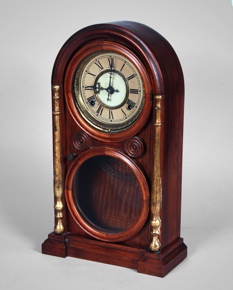 Lote 620: RELOJ DE APOYO ESTILO INGLES.  RELOJ DE APOYO ESTILO INGLES. 