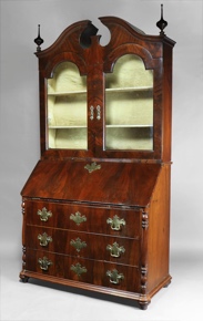 Lote 261: BIBLIOTECA SECRETAIRE ESTILO INGLES.  BIBLIOTECA SECRETAIRE ESTILO INGLES. 