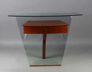 Lote 298: CONSOLA ITALIANA DE DISEÑO MODERNO.  CONSOLA ITALIANA DE DISEÑO MODERNO. 