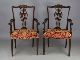 Lote 307: PAR DE SILLONES DE ESTILO INGLES PARA ESCRITORIO.  PAR DE SILLONES DE ESTILO INGLES PARA ESCRITORIO. 