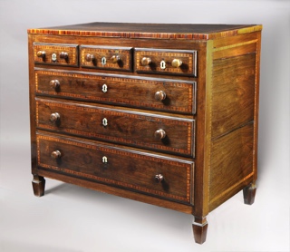 Lote 203: ANTIGUA COMODA PORTUGUESA DEL SIGLO XIX. ANTIGUA COMODA PORTUGUESA DEL SIGLO XIX.