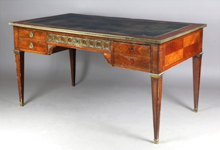 Lote 309: ESCRITORIO DE DOBLE FRENTE ESTILO FRANCES LUIS XVI. ESCRITORIO DE DOBLE FRENTE ESTILO FRANCES LUIS XVI.