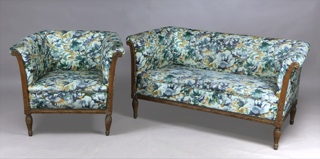 Lote 313: PEQUEÑO SOFA Y SILLON DE ESTILO FRANCES LUIS XVI.  PEQUEÑO SOFA Y SILLON DE ESTILO FRANCES LUIS XVI. 