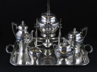 Lote 597: JUEGO DE METAL FRANCES CHRISTOFLE PLATEADO PARA TE Y CAFE.  JUEGO DE METAL FRANCES CHRISTOFLE PLATEADO PARA TE Y CAFE. 