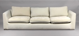 Lote 194: SOFA DE DISEÑO MODERNO PARA TRES CUERPOS.  SOFA DE DISEÑO MODERNO PARA TRES CUERPOS. 