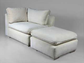 Lote 195: PAR DE SILLONES ESQUINEROS MODULARES CON APOYAPIES. PAR DE SILLONES ESQUINEROS MODULARES CON APOYAPIES.