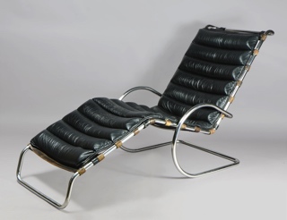 Lote 198: CHAISE LONGUE ITALIANO DISEÑO DE MIES VAN DER ROHE. CHAISE LONGUE ITALIANO DISEÑO DE MIES VAN DER ROHE.