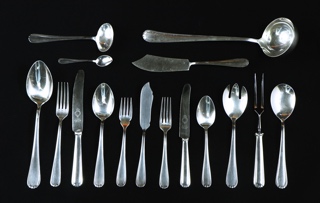 Lote 422: JUEGO DE CUBIERTOS DE PLATA 900 SELLADA.  JUEGO DE CUBIERTOS DE PLATA 900 SELLADA. 