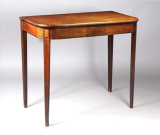 Lote 316: PEQUEÑA MESA CONSOLA INGLESA EDUARDIANA.  PEQUEÑA MESA CONSOLA INGLESA EDUARDIANA. 