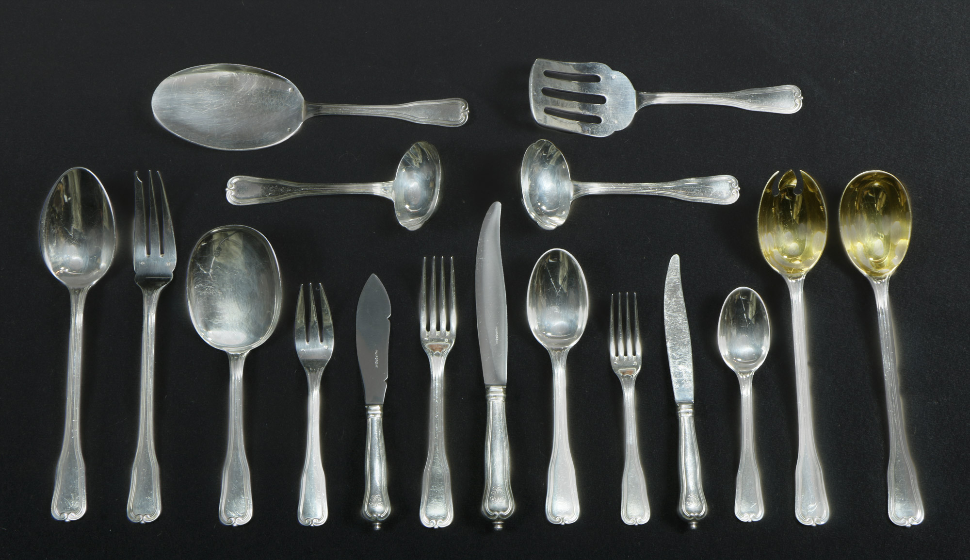  JUEGO DE CUBIERTOS DE PLATA FRANCESA PUIFORCAT. 