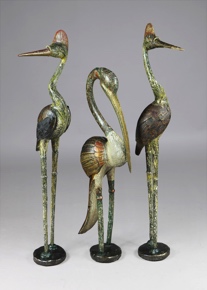 Lotes 521 y 520: 
																		ANTIGUA 'CIGÜEÑA' EN MADERA TALLADA Y POLICROMADA.
																		PAR DE ANTIGUAS 'GARZAS' EN MADERA TALLADA Y POLICROMADA. 