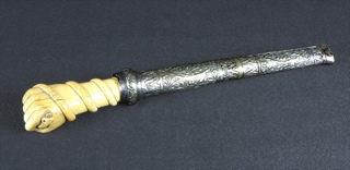 Lote 673: CURIOSO PUÑAL ORIGINARIO DE MEDIO ORIENTE.  CURIOSO PUÑAL ORIGINARIO DE MEDIO ORIENTE. 