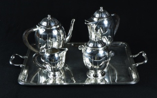 Lote 549: JUEGO DE METAL FRANCES PLATEADO PARA TE Y CAFE.  JUEGO DE METAL FRANCES PLATEADO PARA TE Y CAFE. 