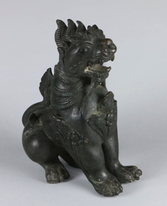 Lote 509: ANTIGUA FIGURA CHINA DE BRONCE PATINADO.  ANTIGUA FIGURA CHINA DE BRONCE PATINADO. 