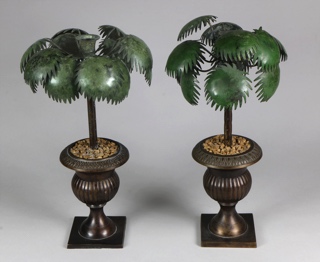 Lote 633: PAR DE CURIOSOS CANDELEROS EN FORMA DE PALMERA.  PAR DE CURIOSOS CANDELEROS EN FORMA DE PALMERA. 