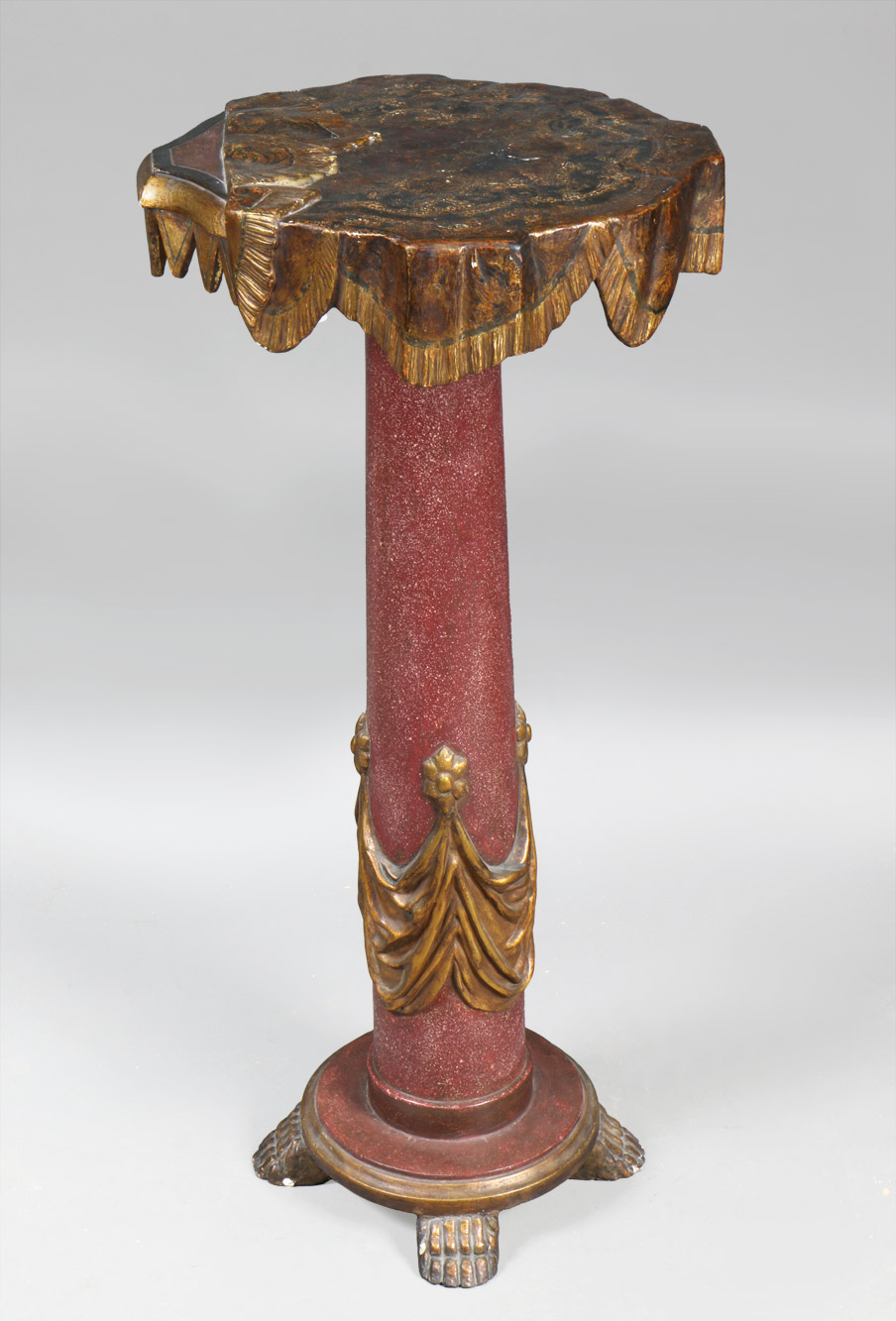  ANTIGUA MESA PEDESTAL VENECIANA DE MADERA TALLADA. 