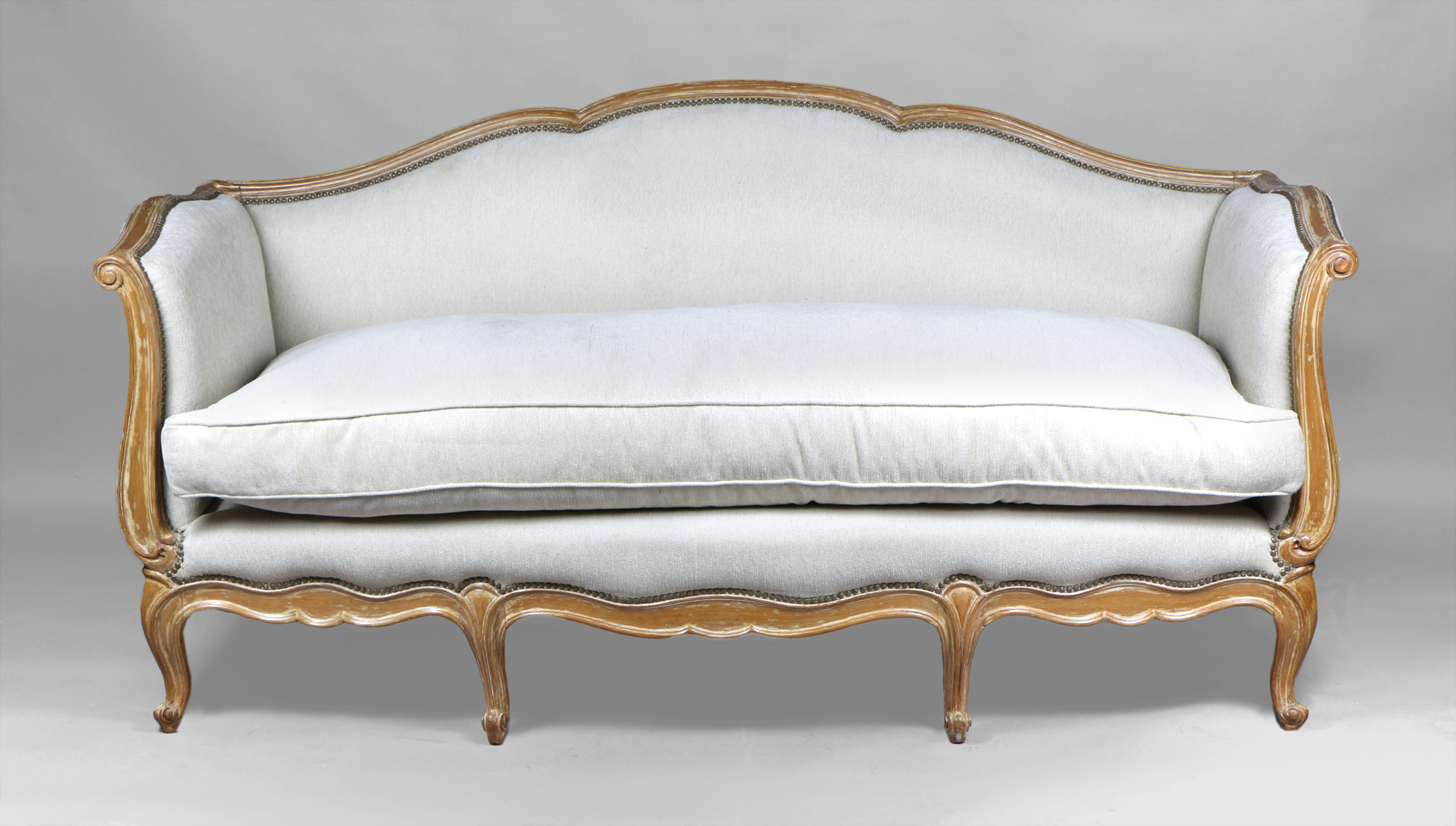  GRAN SOFA FRANCES DE ESTILO LUIS XV. 