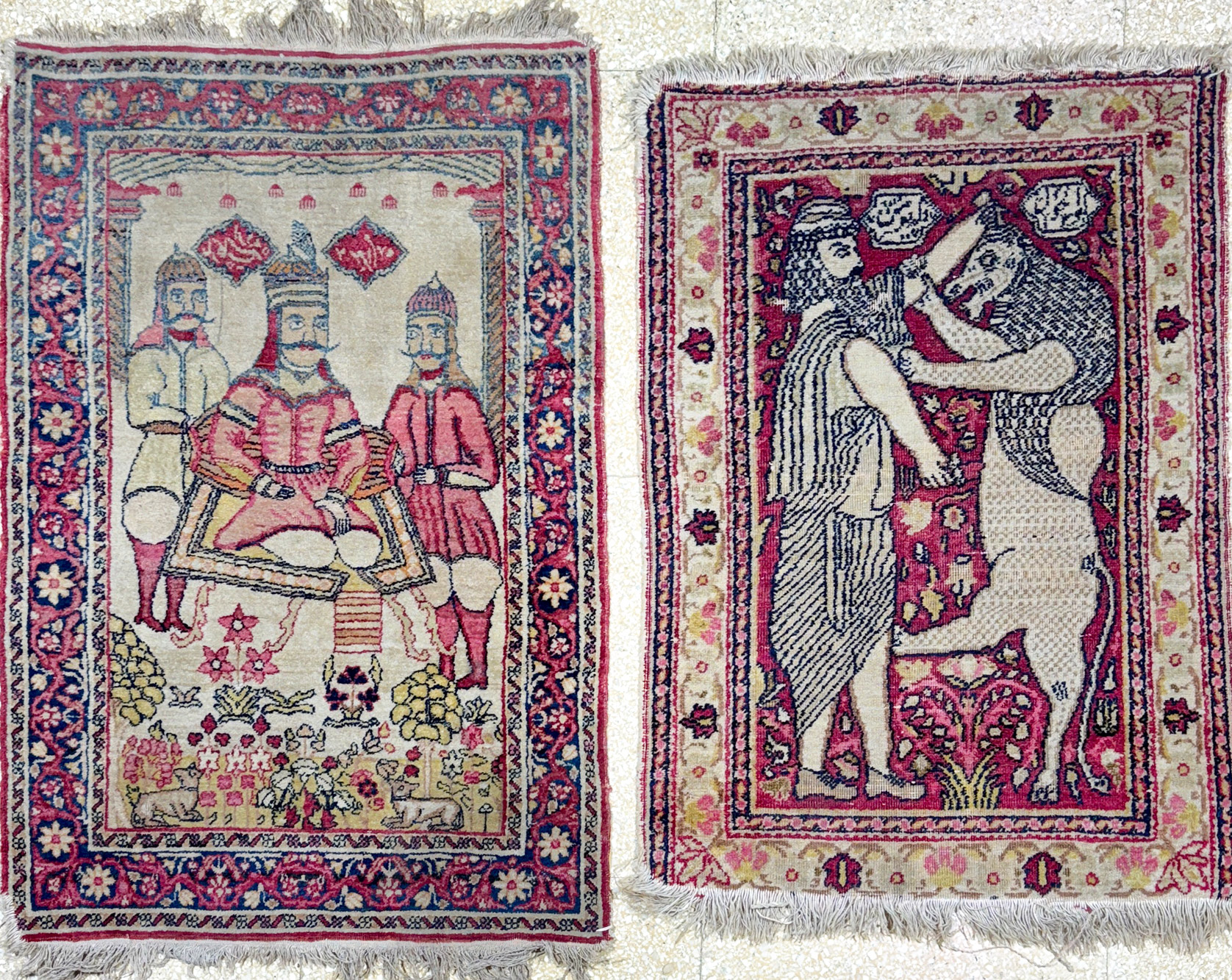  DOS PEQUEÑAS ALFOMBRAS PERSAS DE LANA TEJIDA A MANO. 