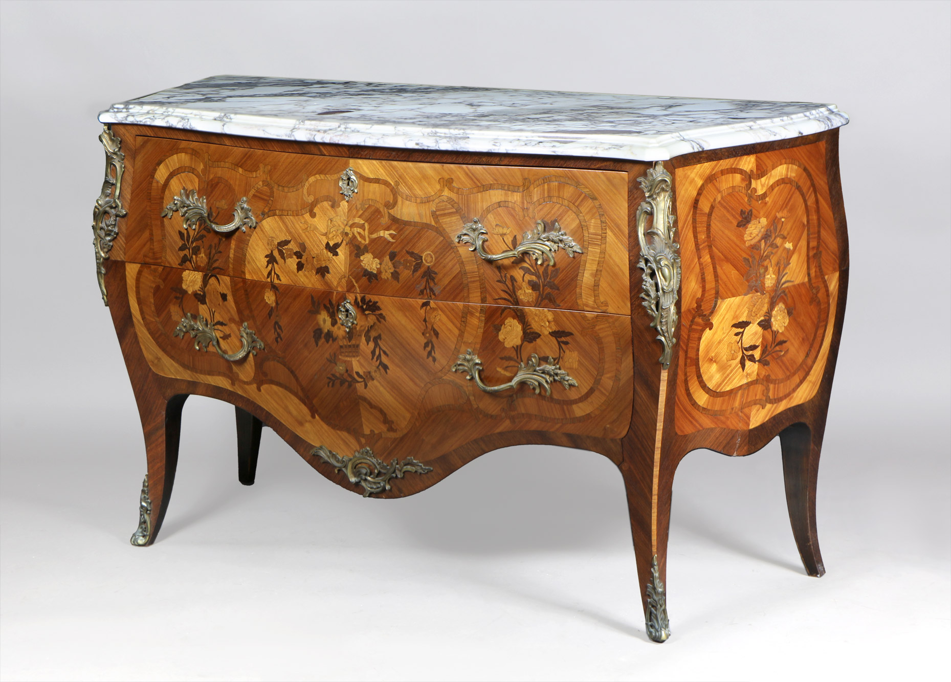  COMODA DE ESTILO FRANCES LUIS XV.