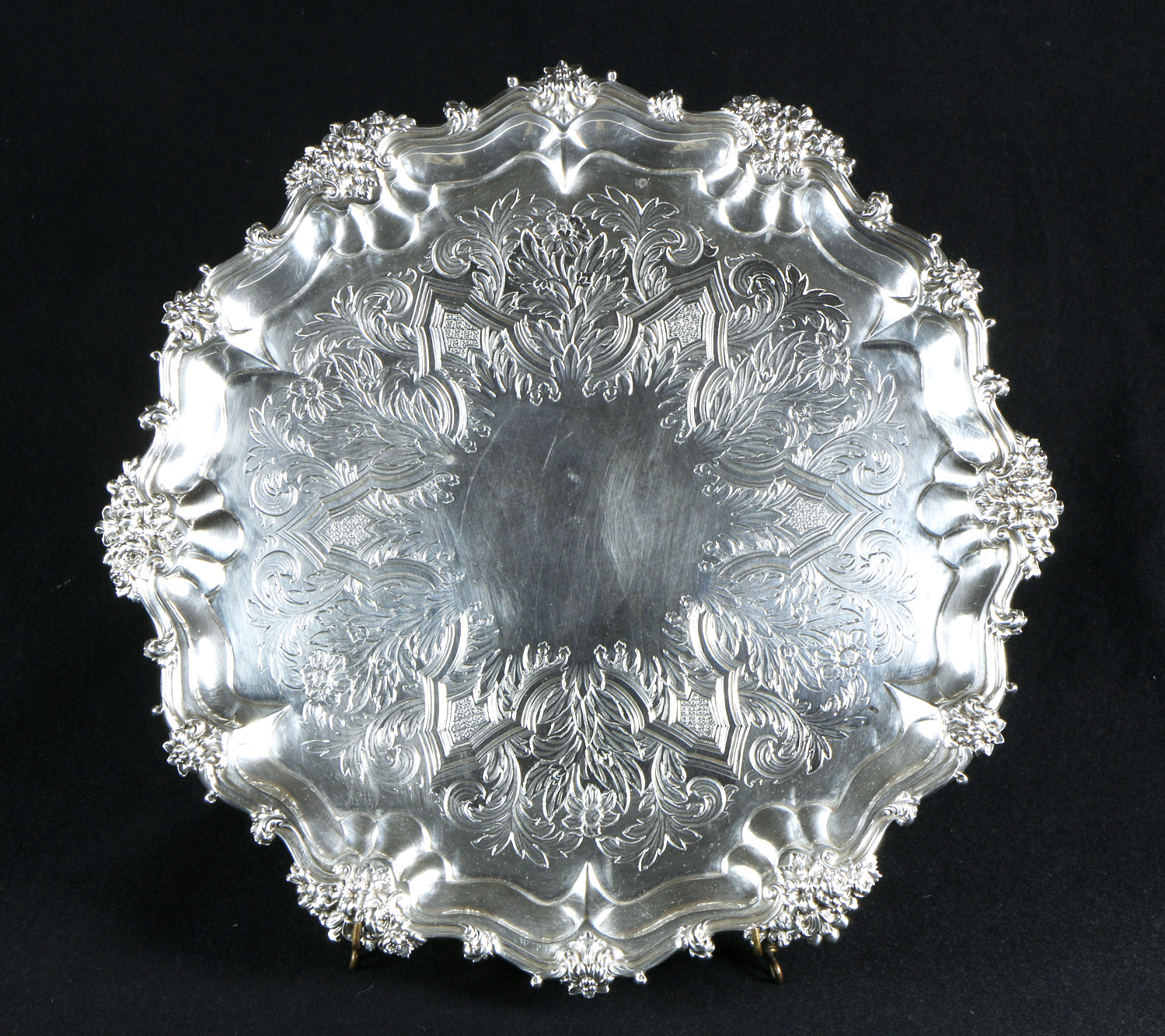 ANTIGUA BANDEJA CIRCULAR DE PLATA INGLESA SELLADA. ANTIGUA BANDEJA CIRCULAR DE PLATA INGLESA SELLADA.