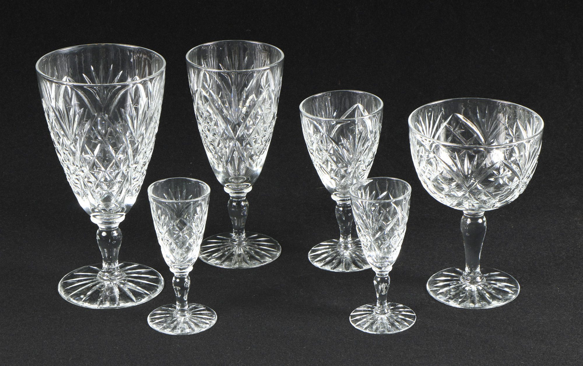  CONJUNTO DE COPAS INGLESAS WEBB SELLADAS. 