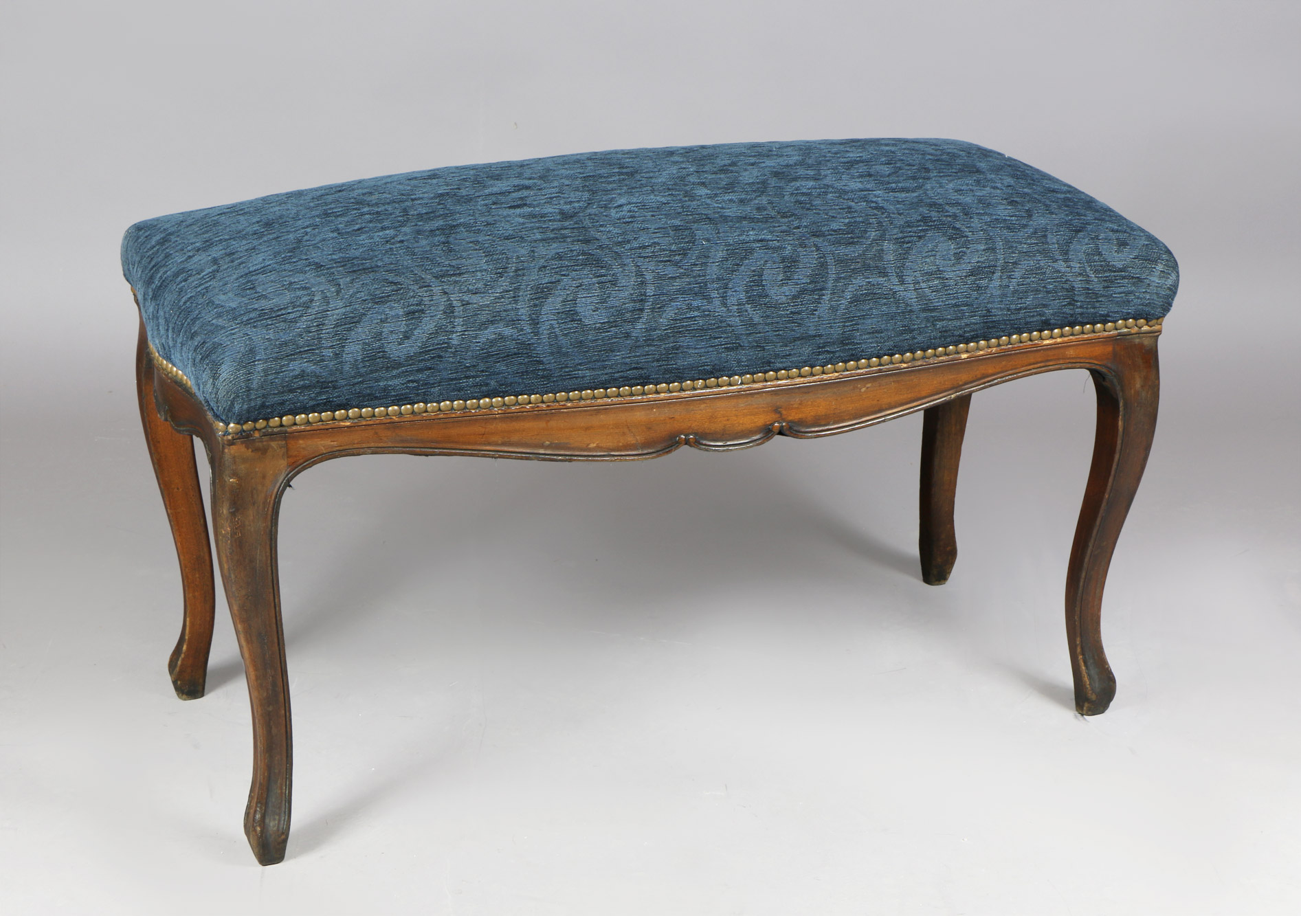  BANQUETA DE ESTILO FRANCES LUIS XV.