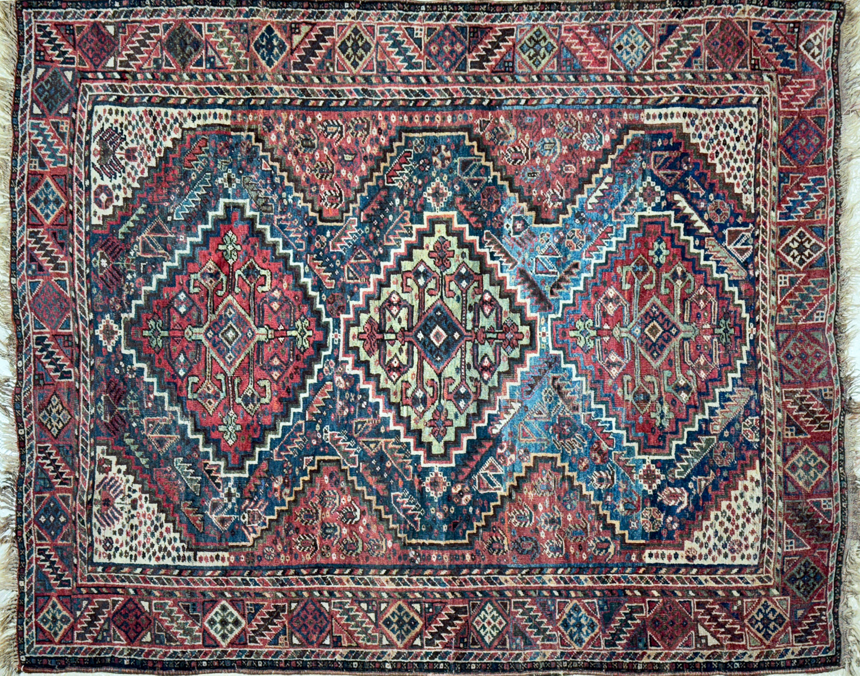 ALFOMBRA CAUCASICA DE LANA TEJIDA A MANO. ALFOMBRA CAUCASICA DE LANA TEJIDA A MANO.