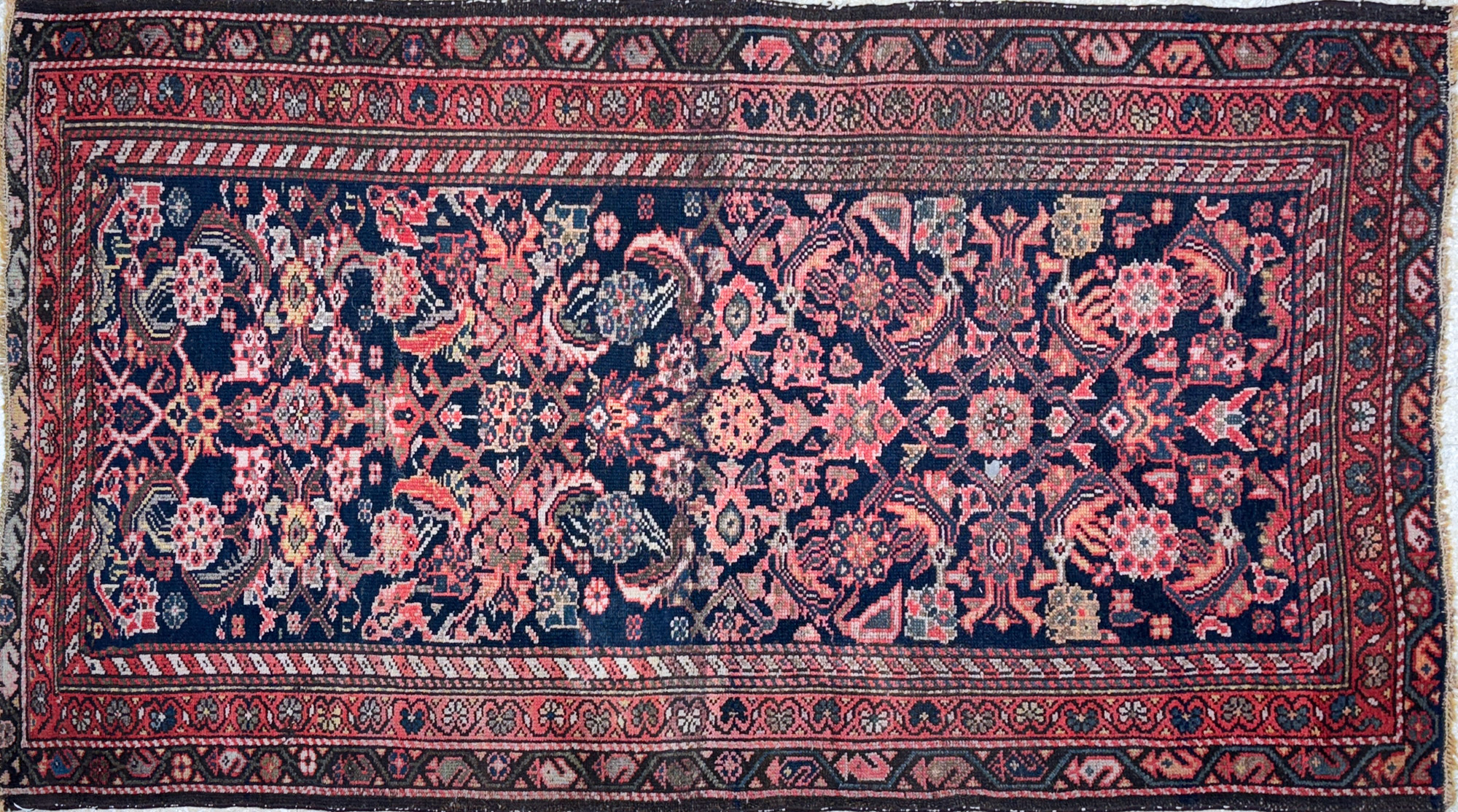 ALFOMBRA PERSA DE LANA TEJIDA A MANO. ALFOMBRA PERSA DE LANA TEJIDA A MANO.