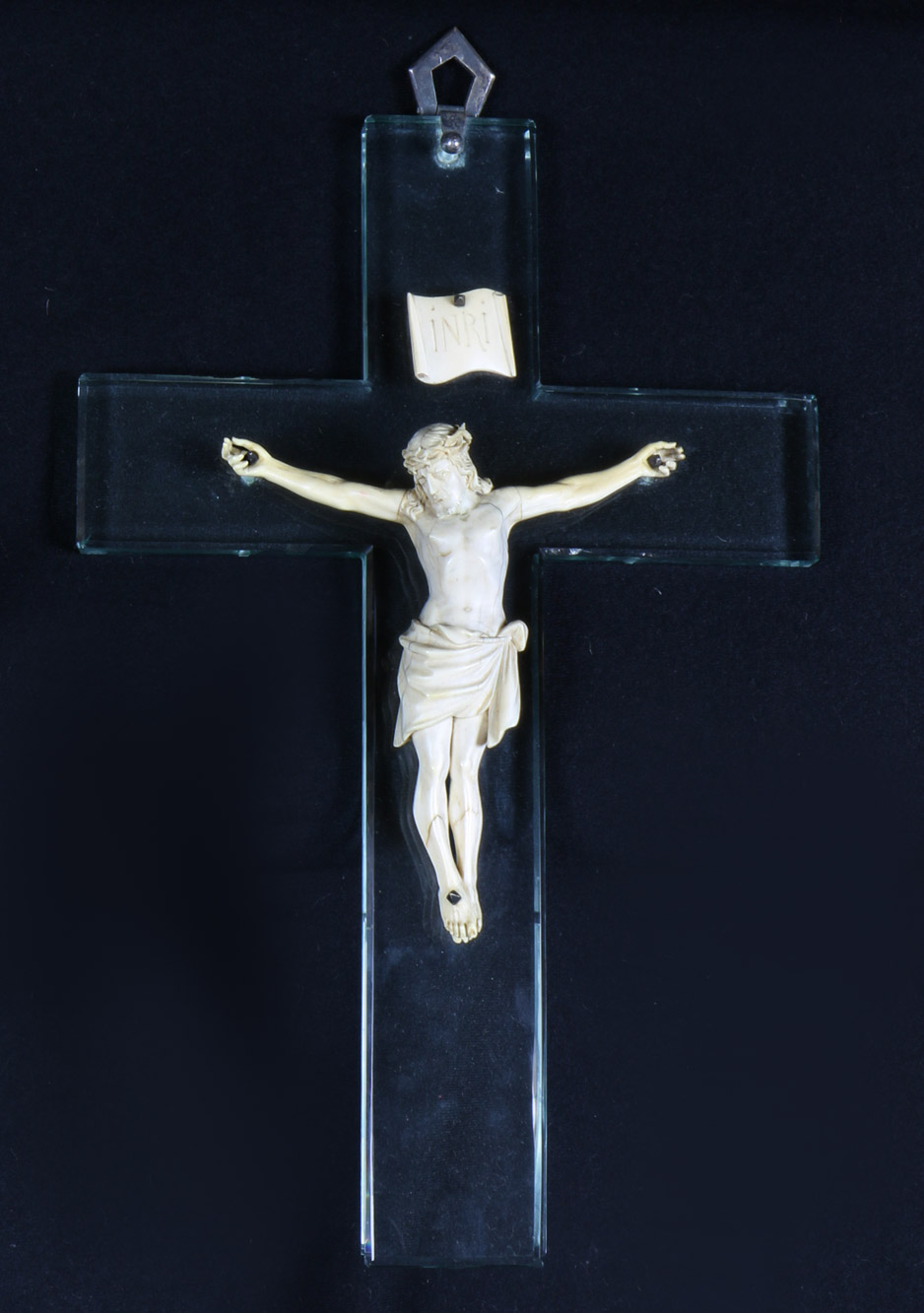 ANTIGUO CRUCIFIJO EUROPEO PARA COLGAR. ANTIGUO CRUCIFIJO EUROPEO PARA COLGAR.