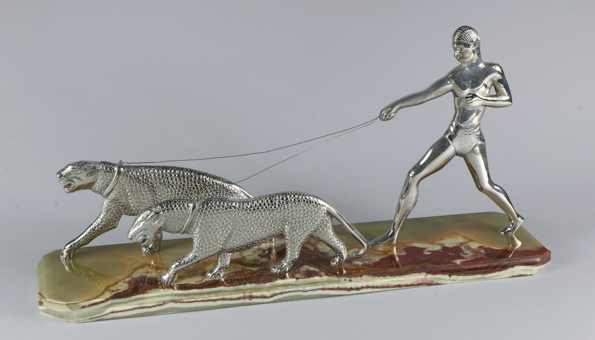  'CAZADOR CON FELINOS' 