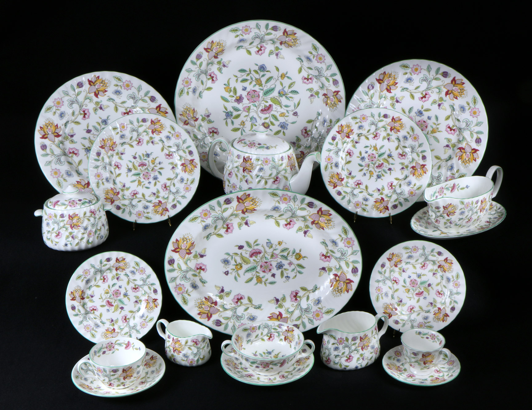 JUEGO DE PORCELANA INGLESA MINTON PARA MESA. JUEGO DE PORCELANA INGLESA MINTON PARA MESA.