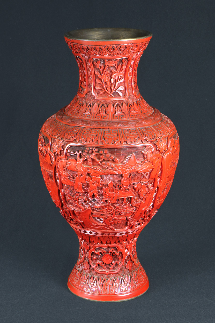 ANTIGUO VASO CHINO DE LACA ROJA TALLADA. ANTIGUO VASO CHINO DE LACA ROJA TALLADA.