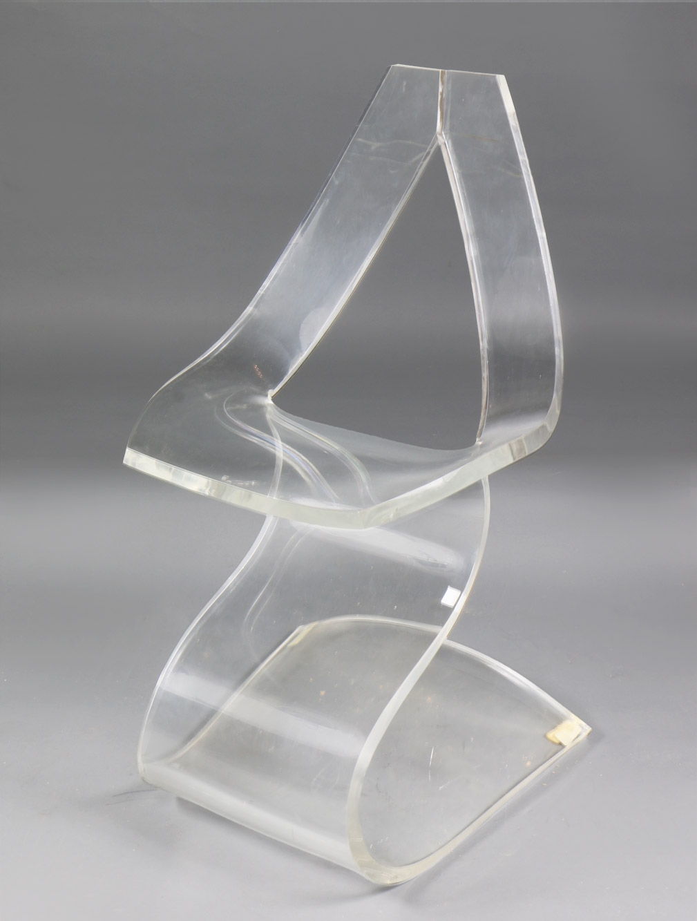  SILLA ESCULTURAL DE ACRILICO DISEÑO DE MICHEL DUMAS.