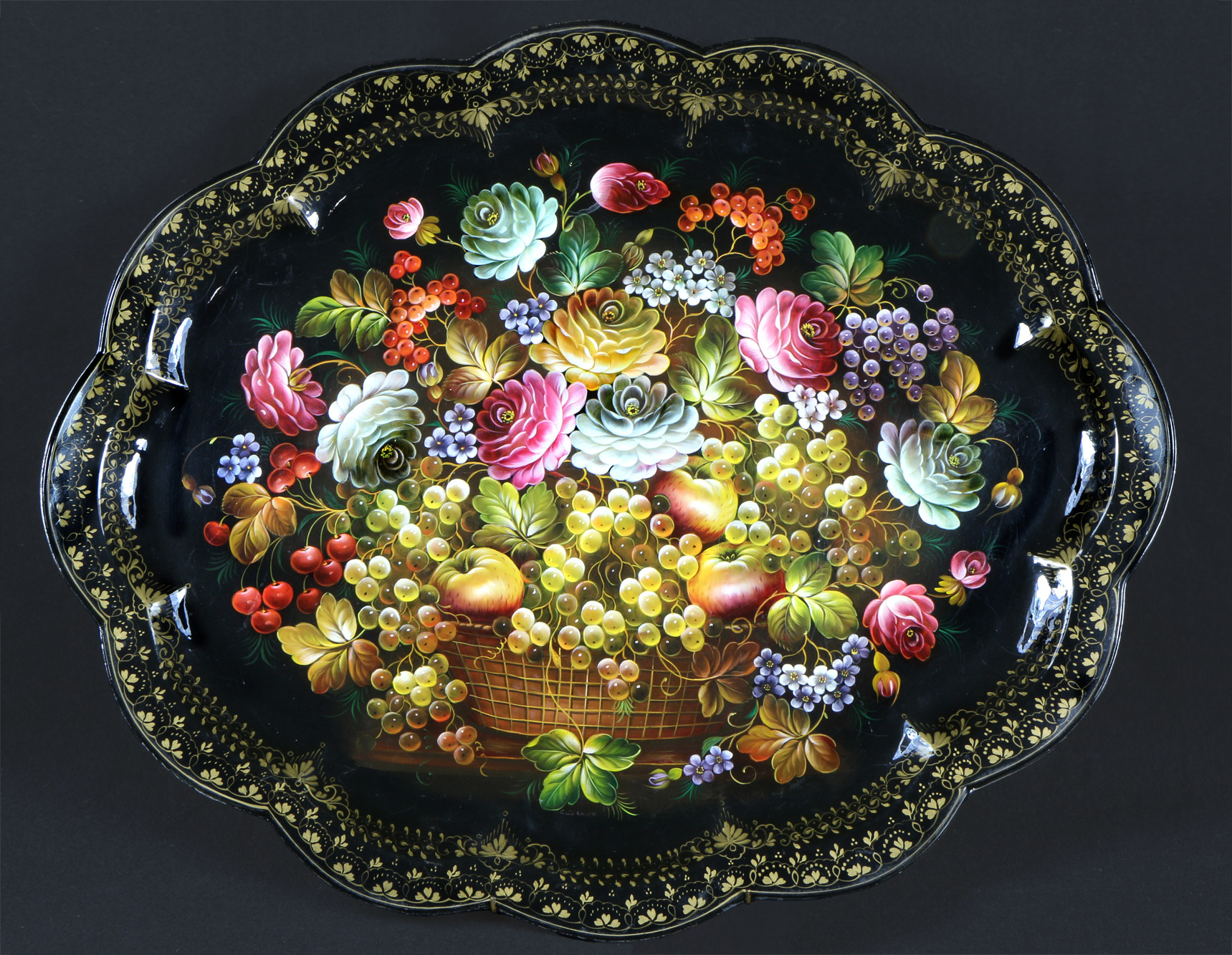  CUATRO BANDEJAS RUSAS DE LATON PINTADO. 