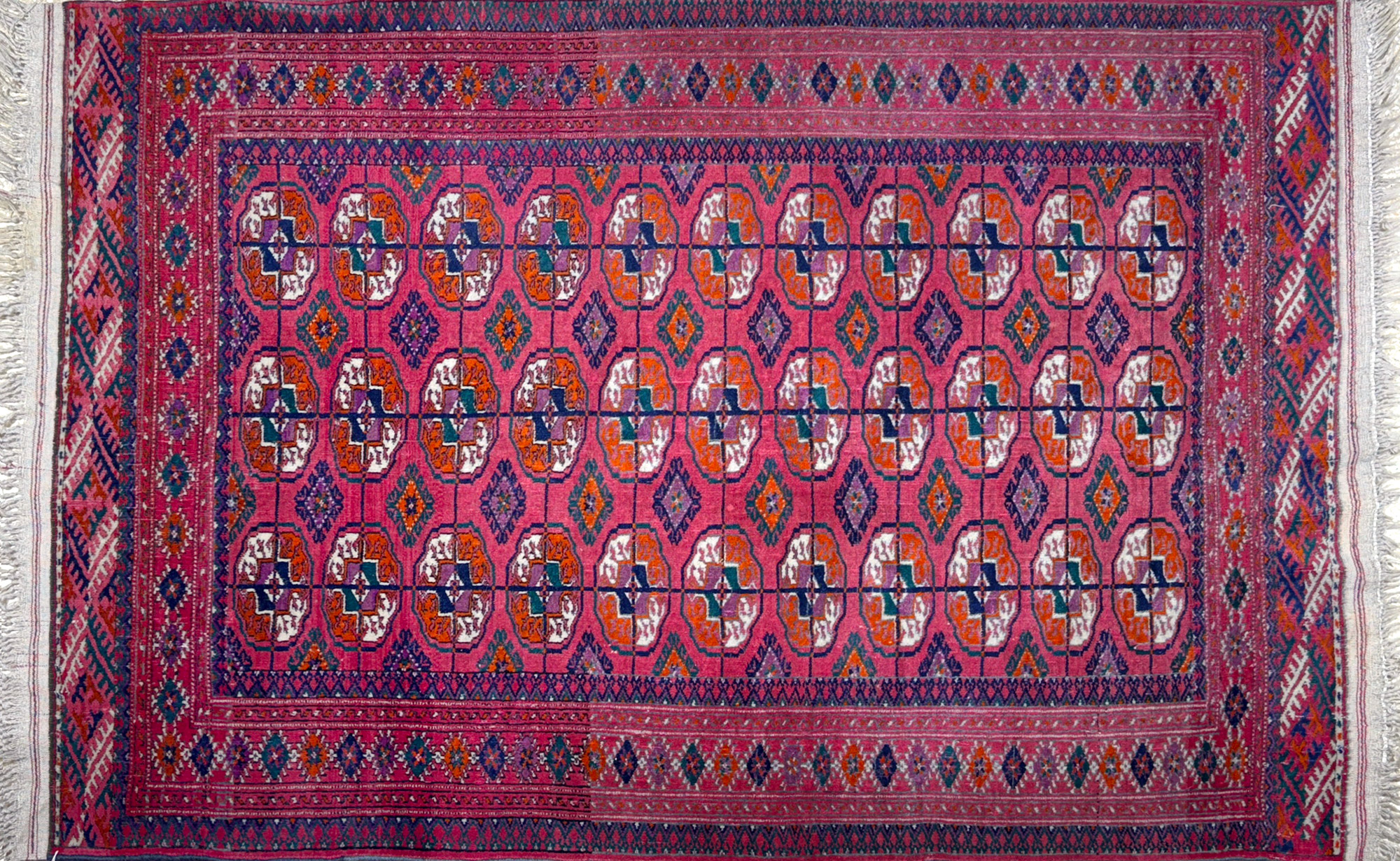  PEQUEÑA ALFOMBRA RUSA BOUCKARA DE LANA TEJIDA A MANO. 